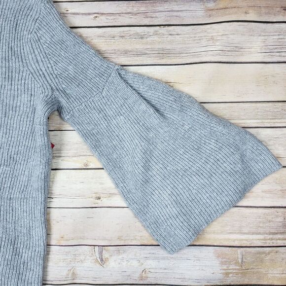 Vince Camuto Ribbed Crew Neck Bell Sleeve Sweater - Picture 6 of 8